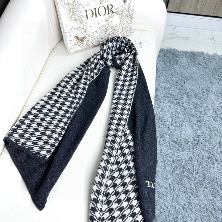 スーパーコピー ディオール マフラー