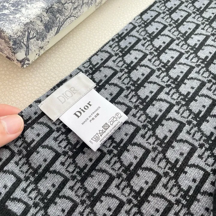 スーパーコピー ディオール マフラー