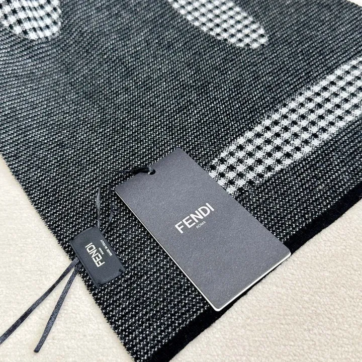 スーパーコピー フェンディ マフラー