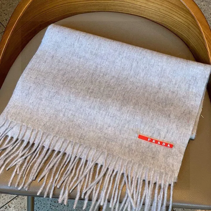 スーパーコピー プラダ マフラー