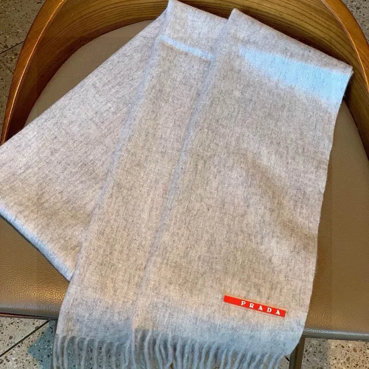 スーパーコピー プラダ マフラー