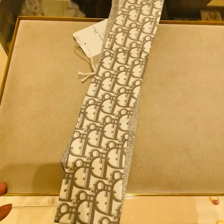 スーパーコピー ディオール マフラー