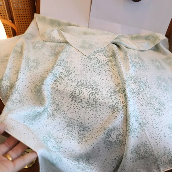 スーパーコピー セリーヌ マフラー