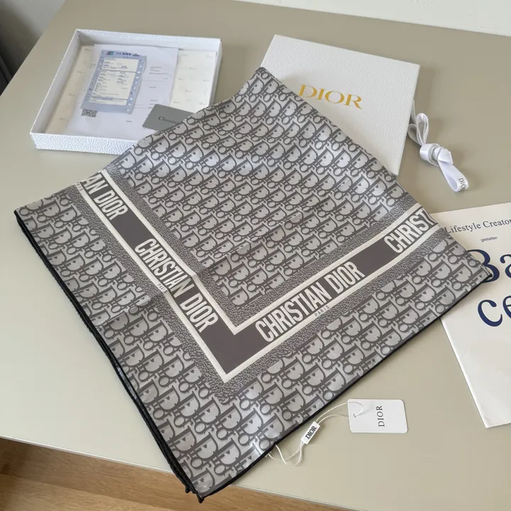 スーパーコピー ディオール マフラー