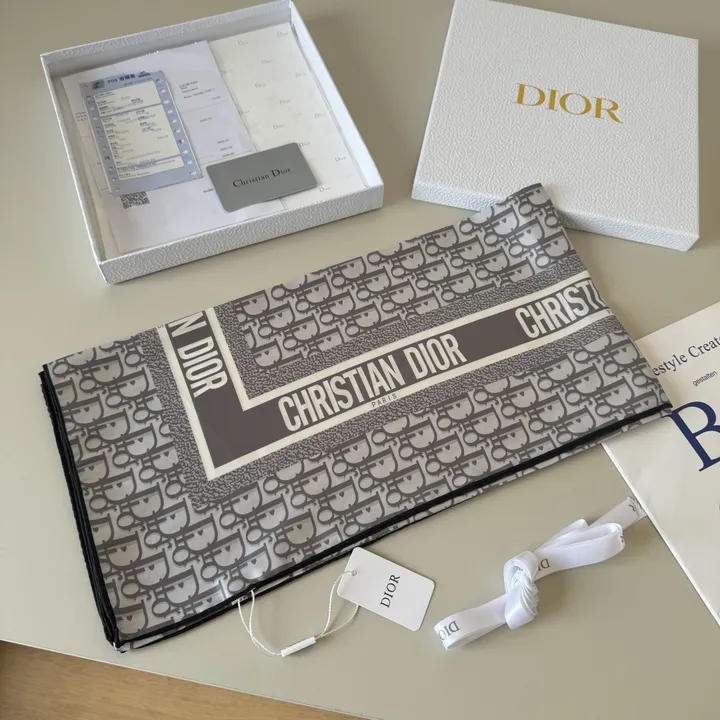 スーパーコピー ディオール マフラー