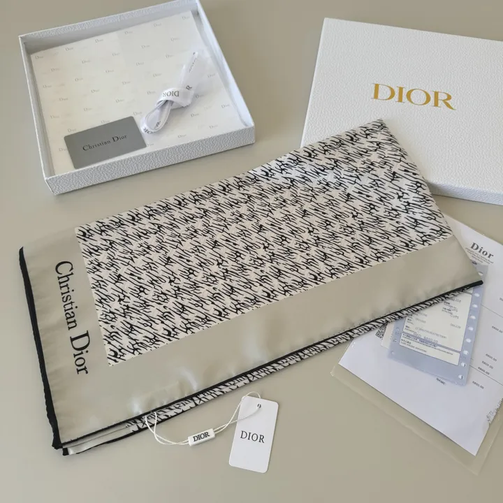 スーパーコピー ディオール マフラー