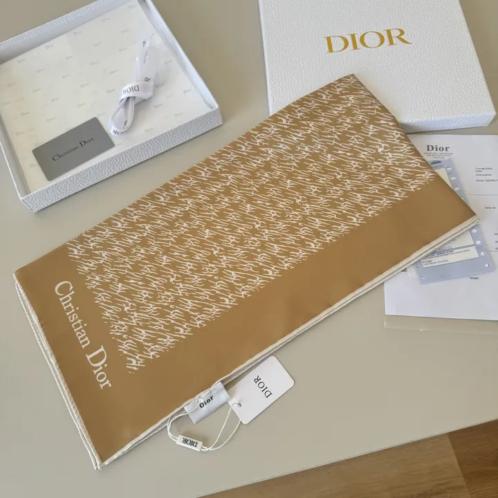 スーパーコピー ディオール マフラー