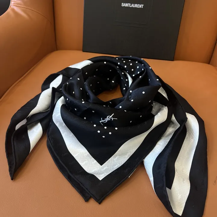 スーパーコピー バレンシアガ マフラー