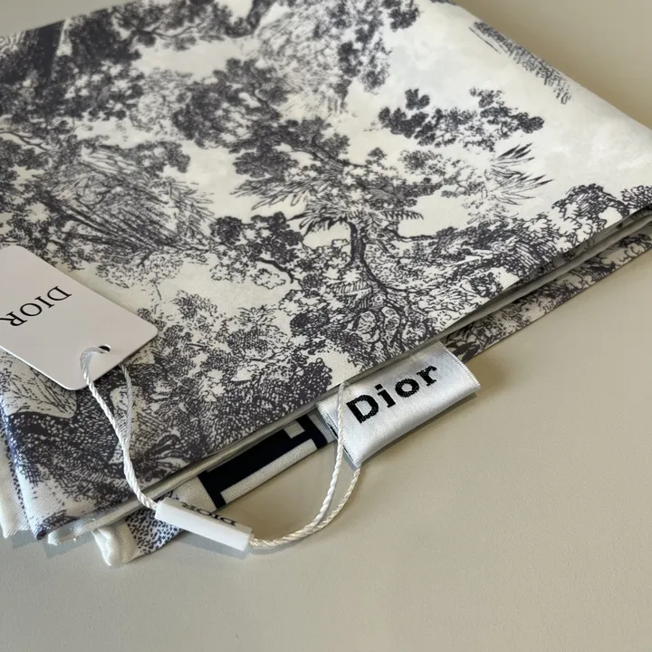 スーパーコピー ディオール マフラー