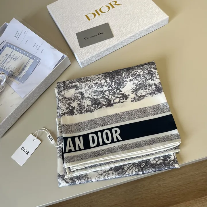 スーパーコピー ディオール マフラー