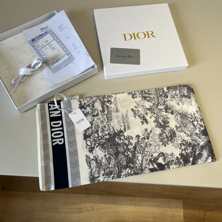 スーパーコピー ディオール マフラー