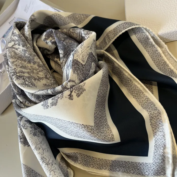 スーパーコピー ディオール マフラー