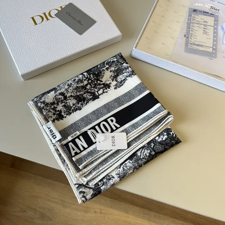 スーパーコピー ディオール マフラー