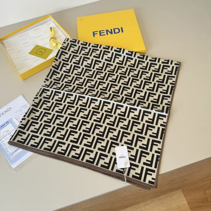 スーパーコピー フェンディ マフラー