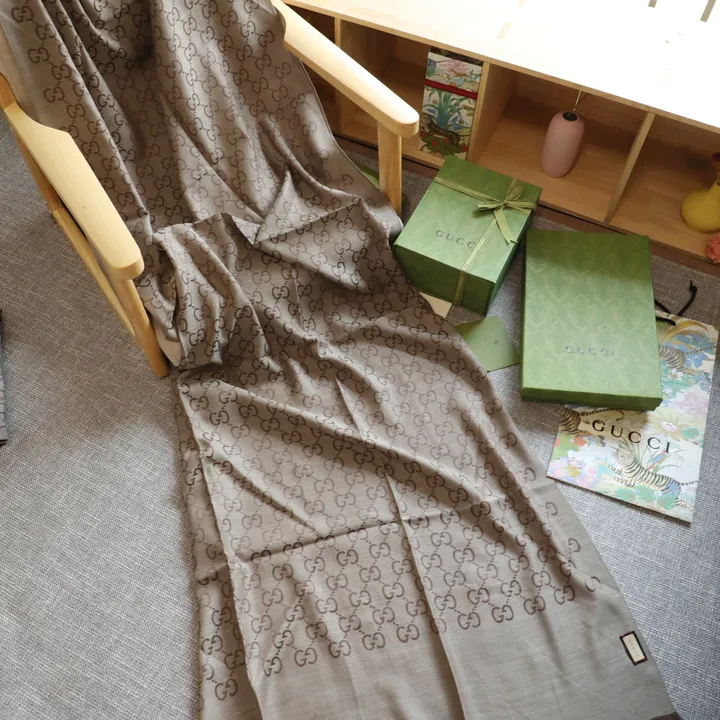 スーパーコピー グッチ マフラー