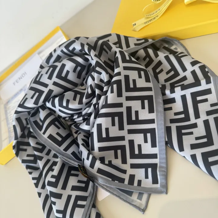 スーパーコピー フェンディ マフラー