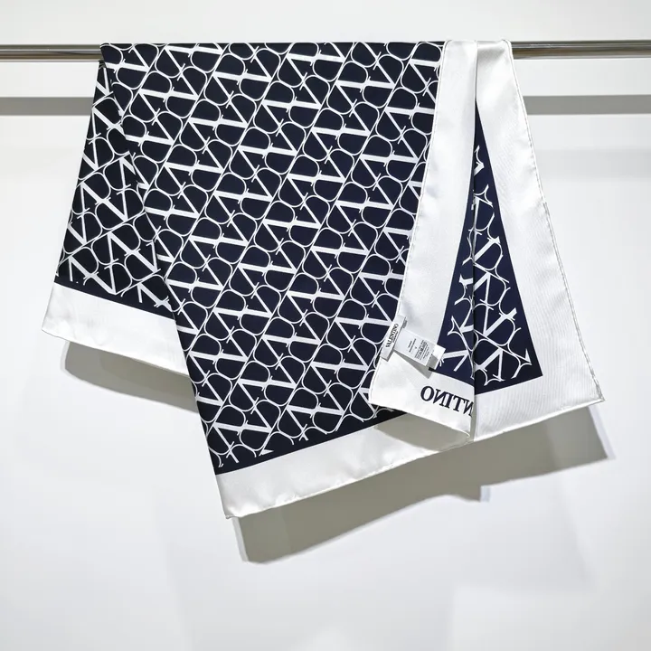 スーパーコピー ヴァレンティノ マフラー