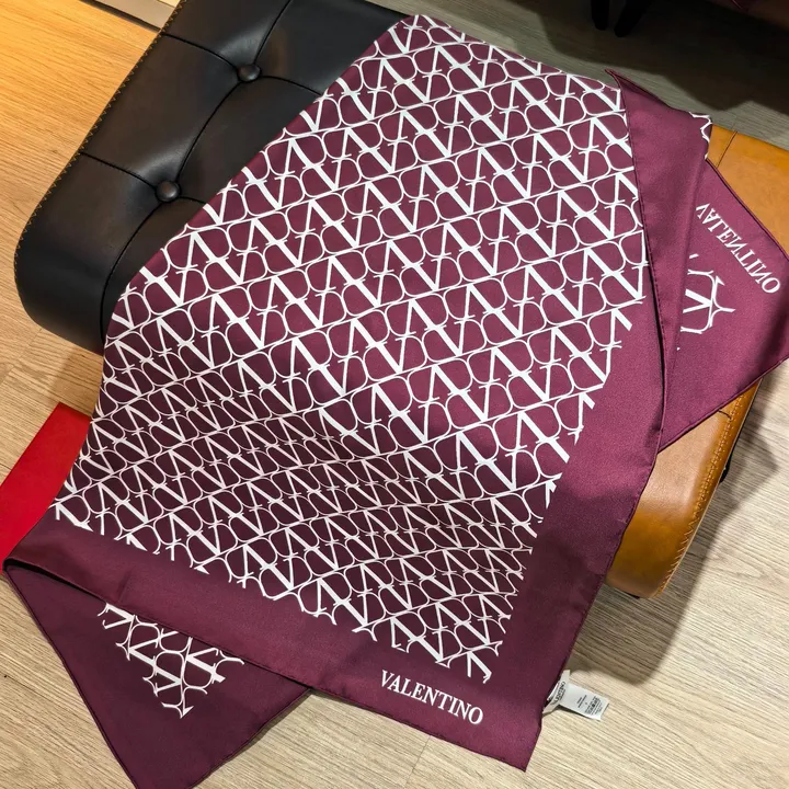 スーパーコピー ヴァレンティノ マフラー