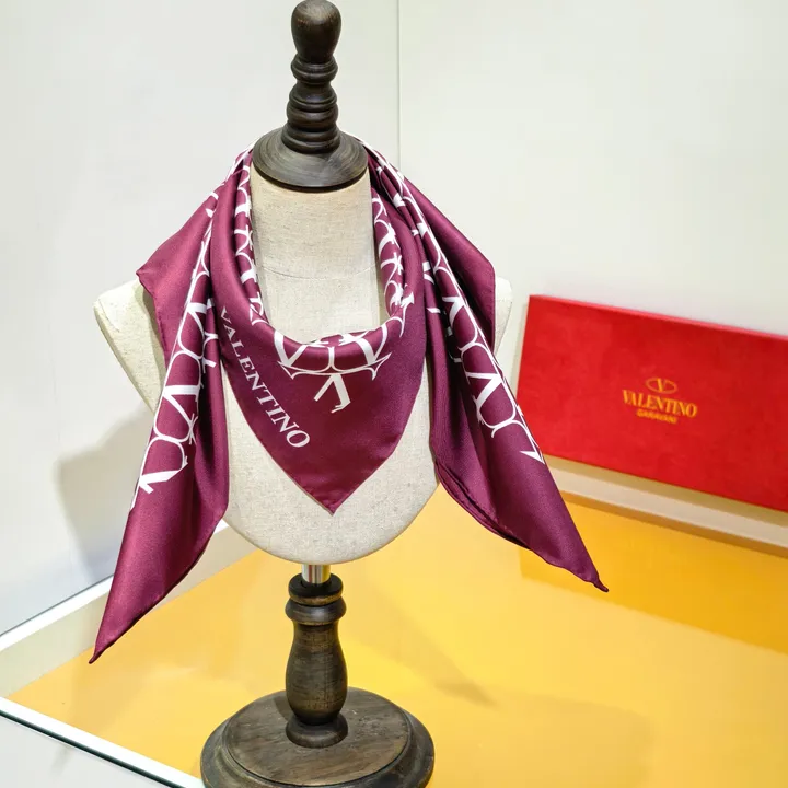 スーパーコピー ヴァレンティノ マフラー