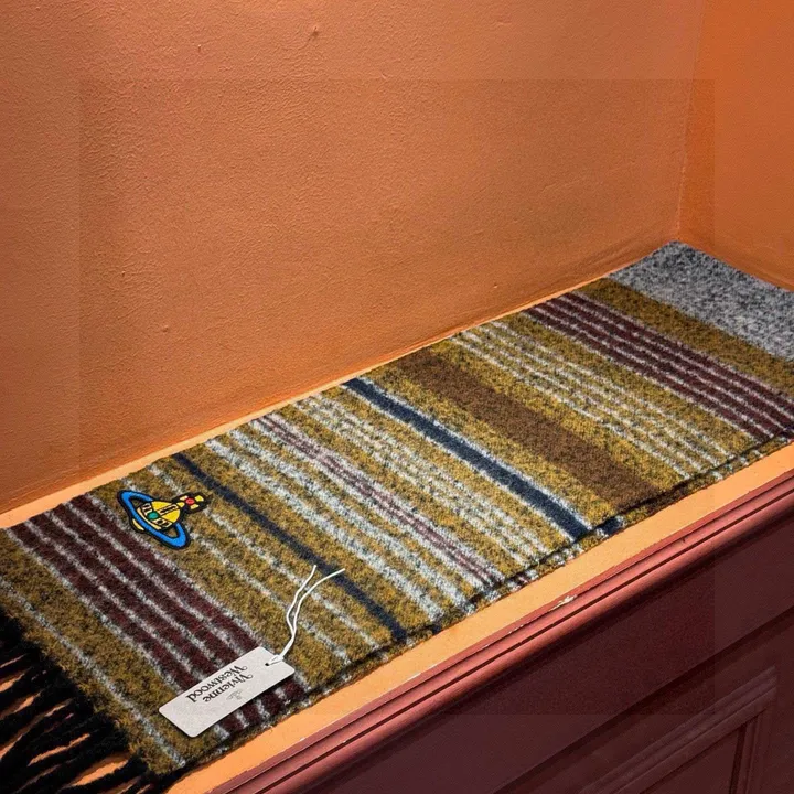 スーパーコピー ヴィヴィアン・ウエストウッド マフラー