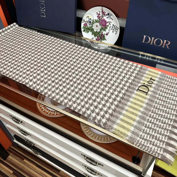 スーパーコピー ディオール マフラー