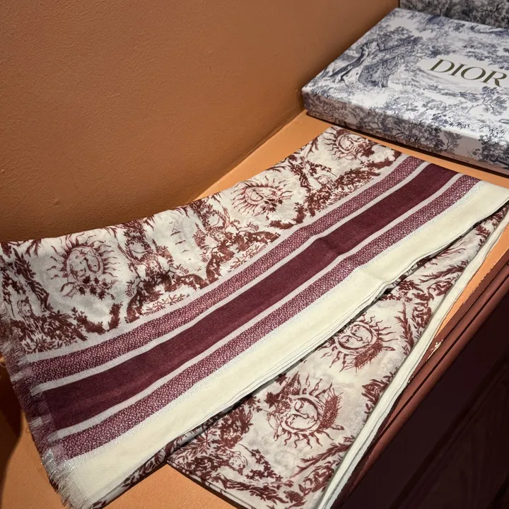 スーパーコピー ディオール マフラー