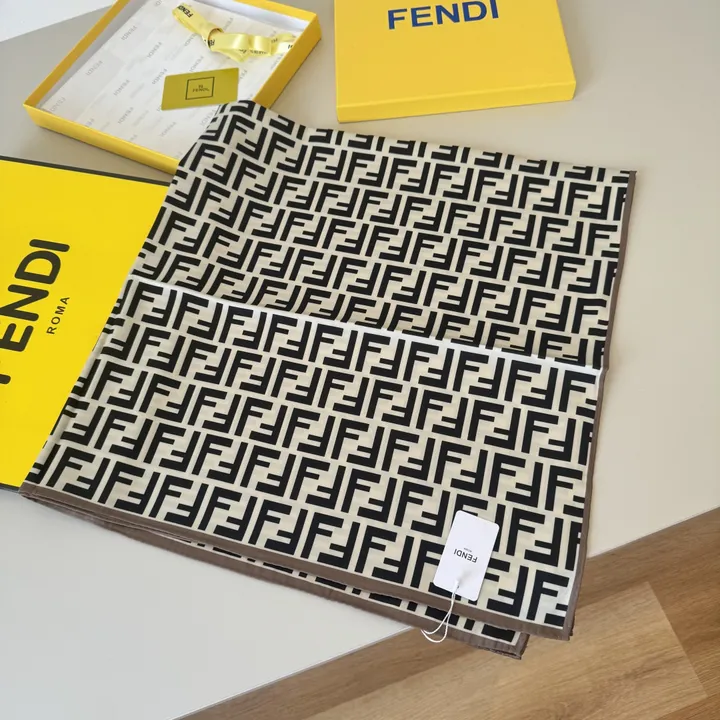 スーパーコピー フェンディ マフラー