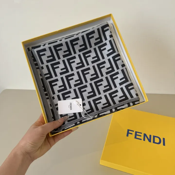 スーパーコピー フェンディ マフラー