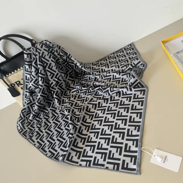 スーパーコピー フェンディ マフラー