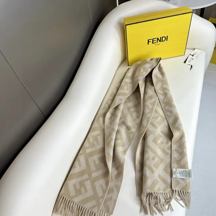 スーパーコピー フェンディ マフラー