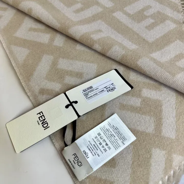 スーパーコピー フェンディ マフラー