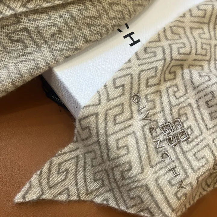 スーパーコピー ジバンシィ マフラー