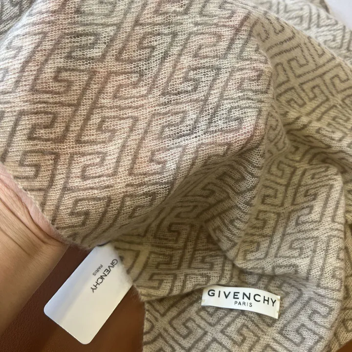 スーパーコピー ジバンシィ マフラー