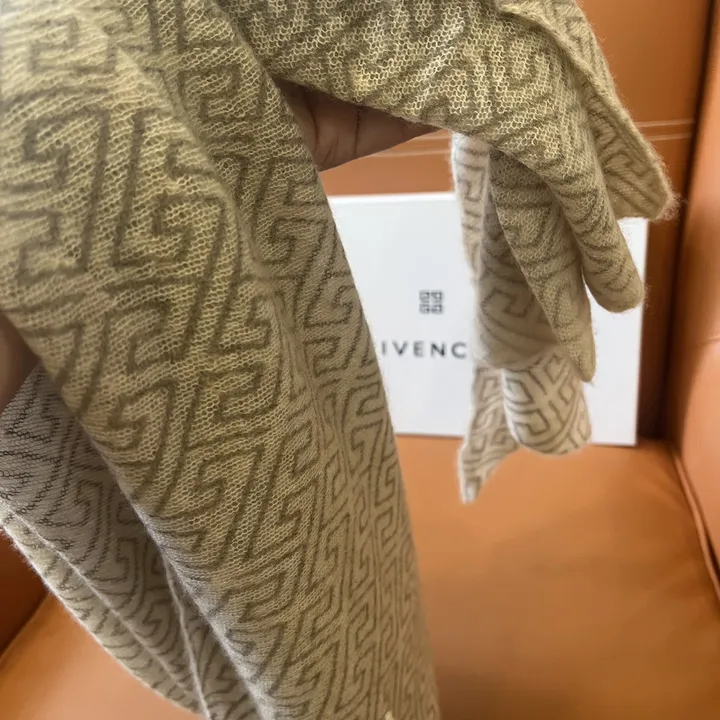 スーパーコピー ジバンシィ マフラー