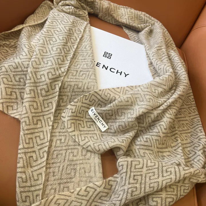 スーパーコピー ジバンシィ マフラー