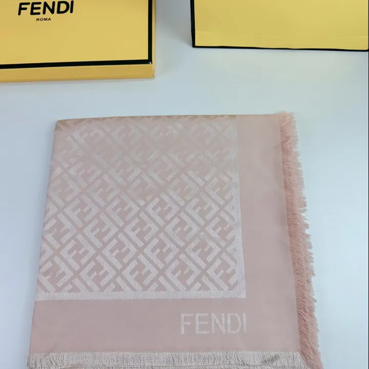 スーパーコピー フェンディ マフラー