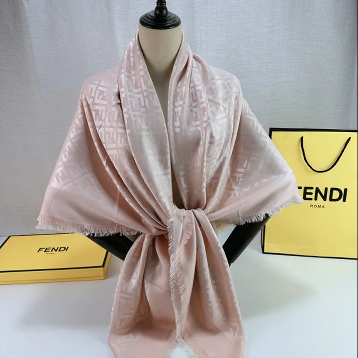 スーパーコピー フェンディ マフラー