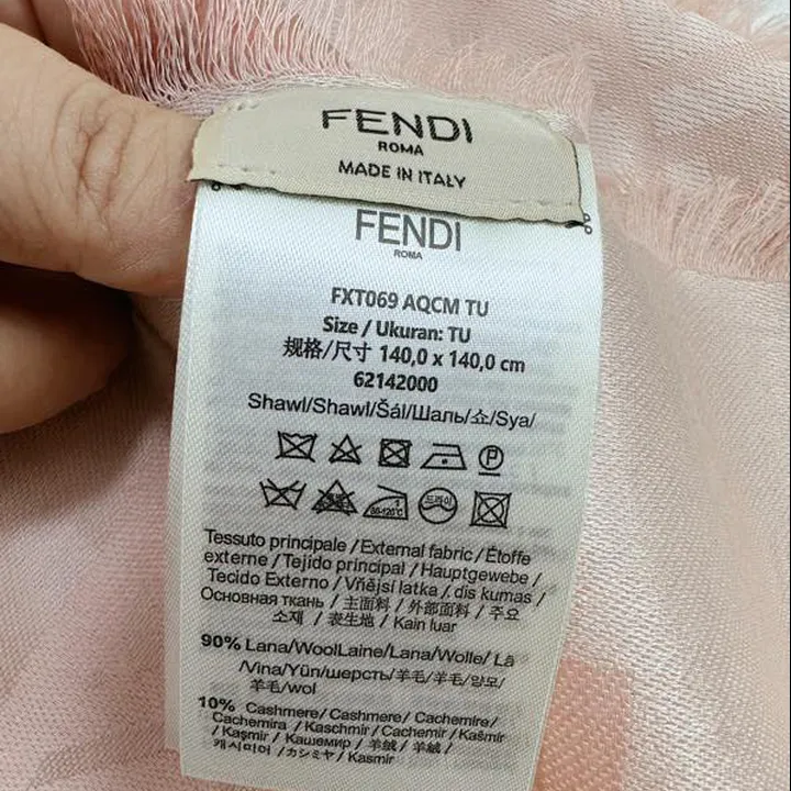 スーパーコピー フェンディ マフラー