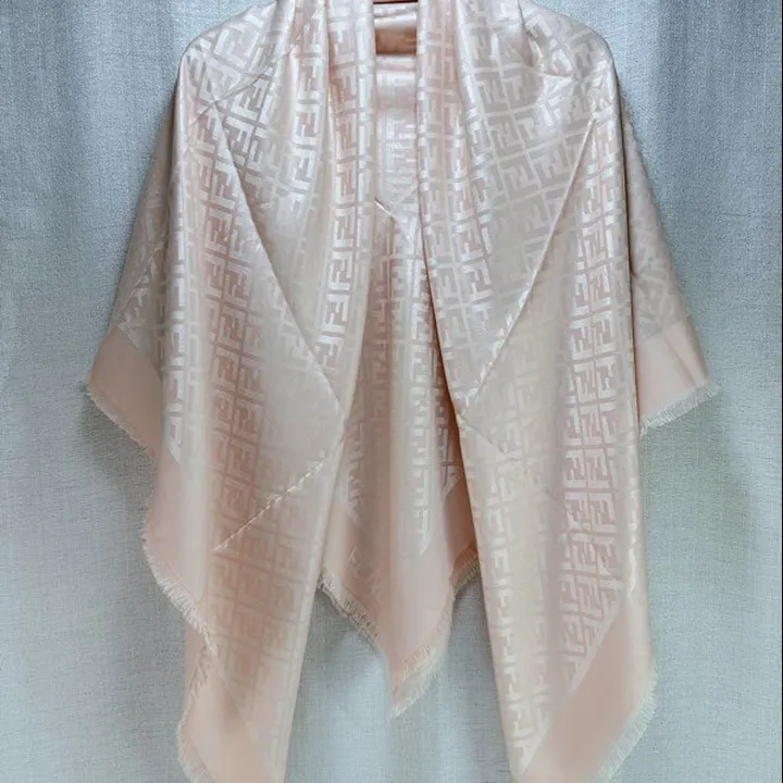 スーパーコピー フェンディ マフラー