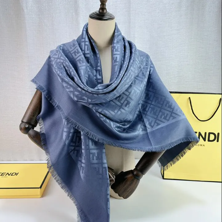 スーパーコピー フェンディ マフラー