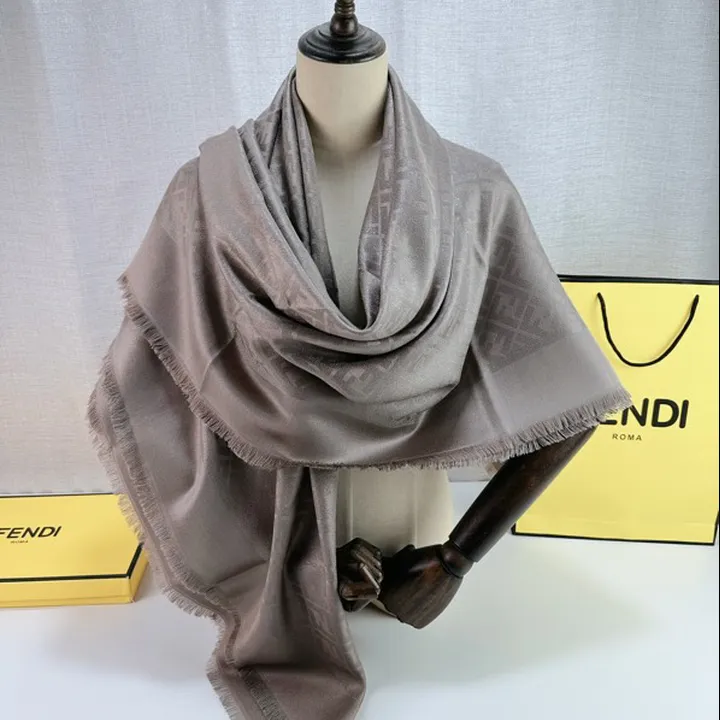 スーパーコピー フェンディ マフラー