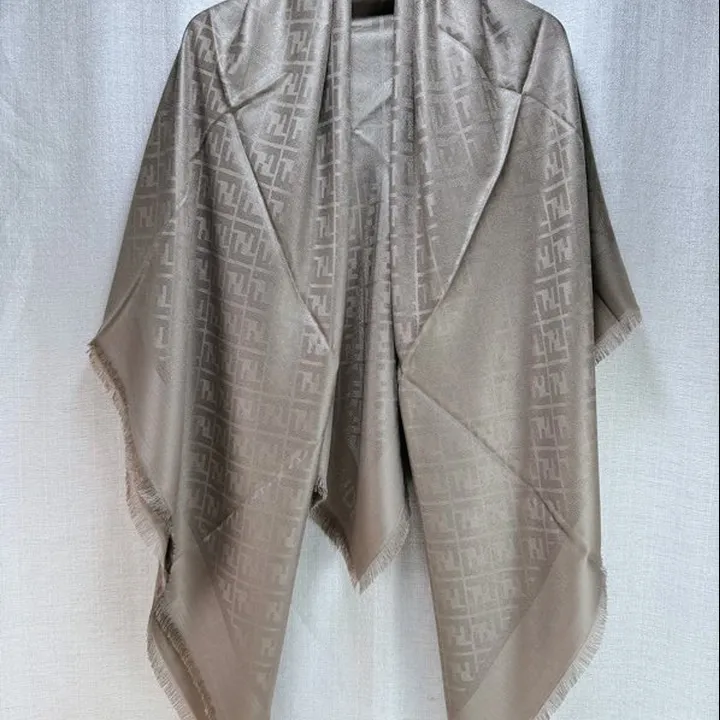 スーパーコピー フェンディ マフラー