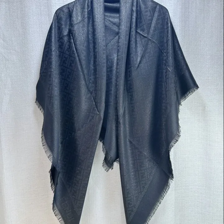 スーパーコピー フェンディ マフラー