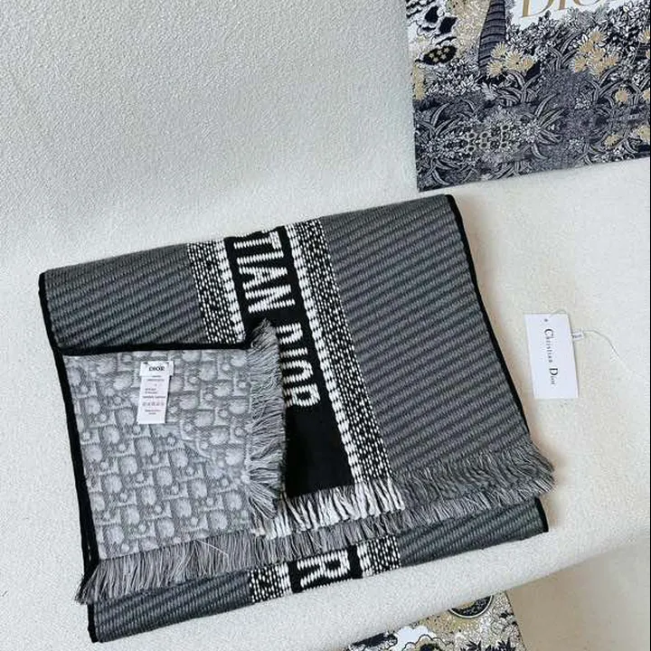 スーパーコピー ディオール マフラー