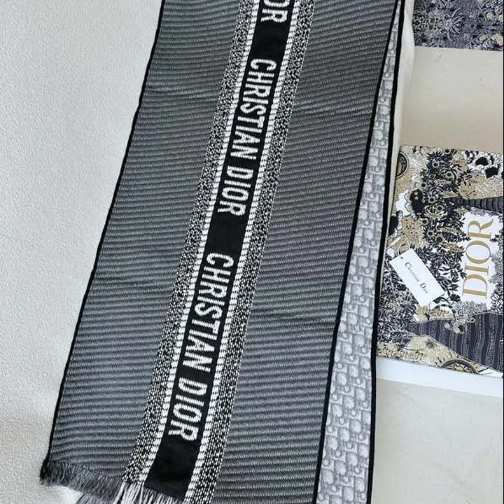 スーパーコピー ディオール マフラー