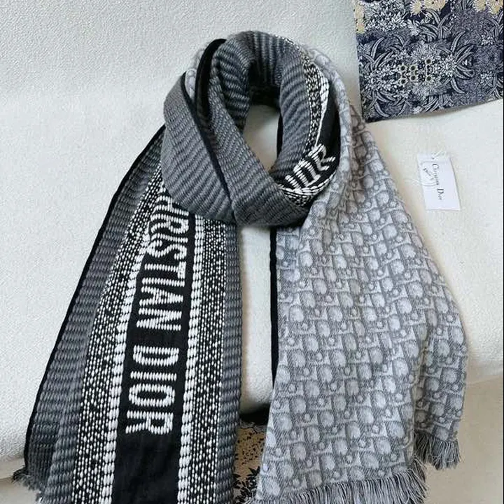 スーパーコピー ディオール マフラー