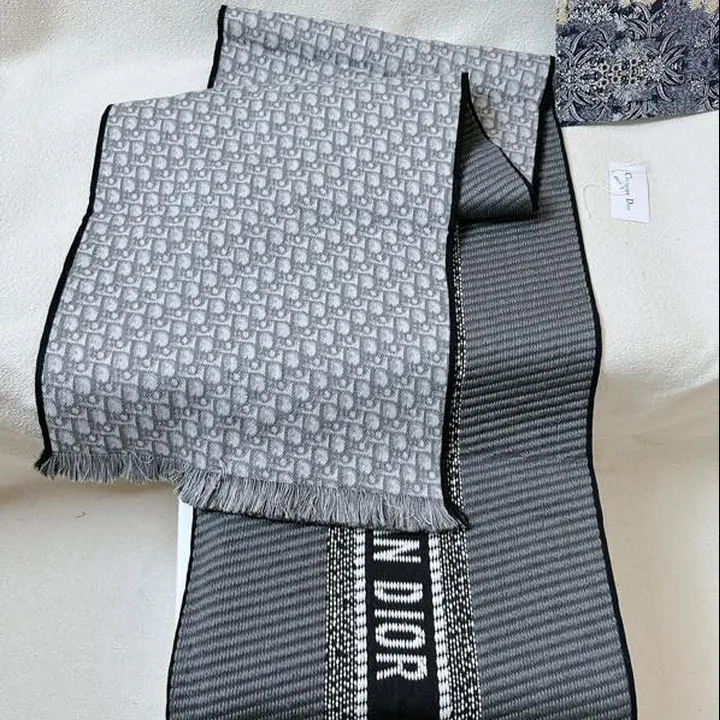 スーパーコピー ディオール マフラー