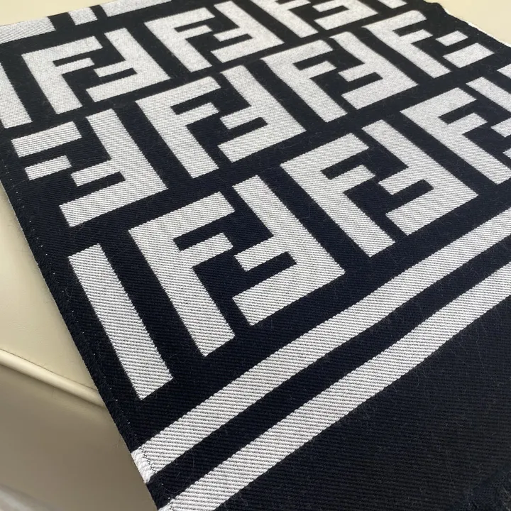 スーパーコピー フェンディ マフラー