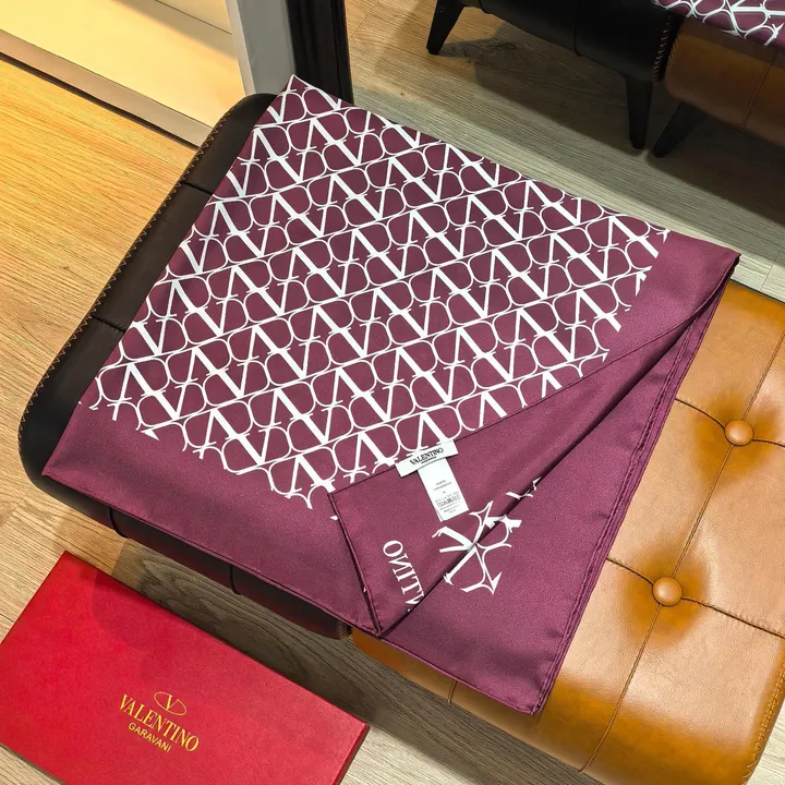 スーパーコピー ヴァレンティノ マフラー