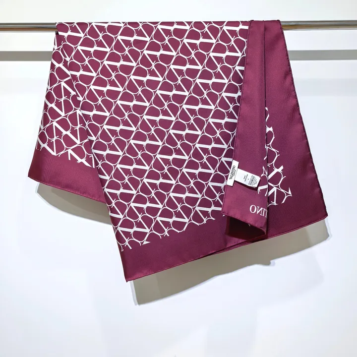 スーパーコピー ヴァレンティノ マフラー